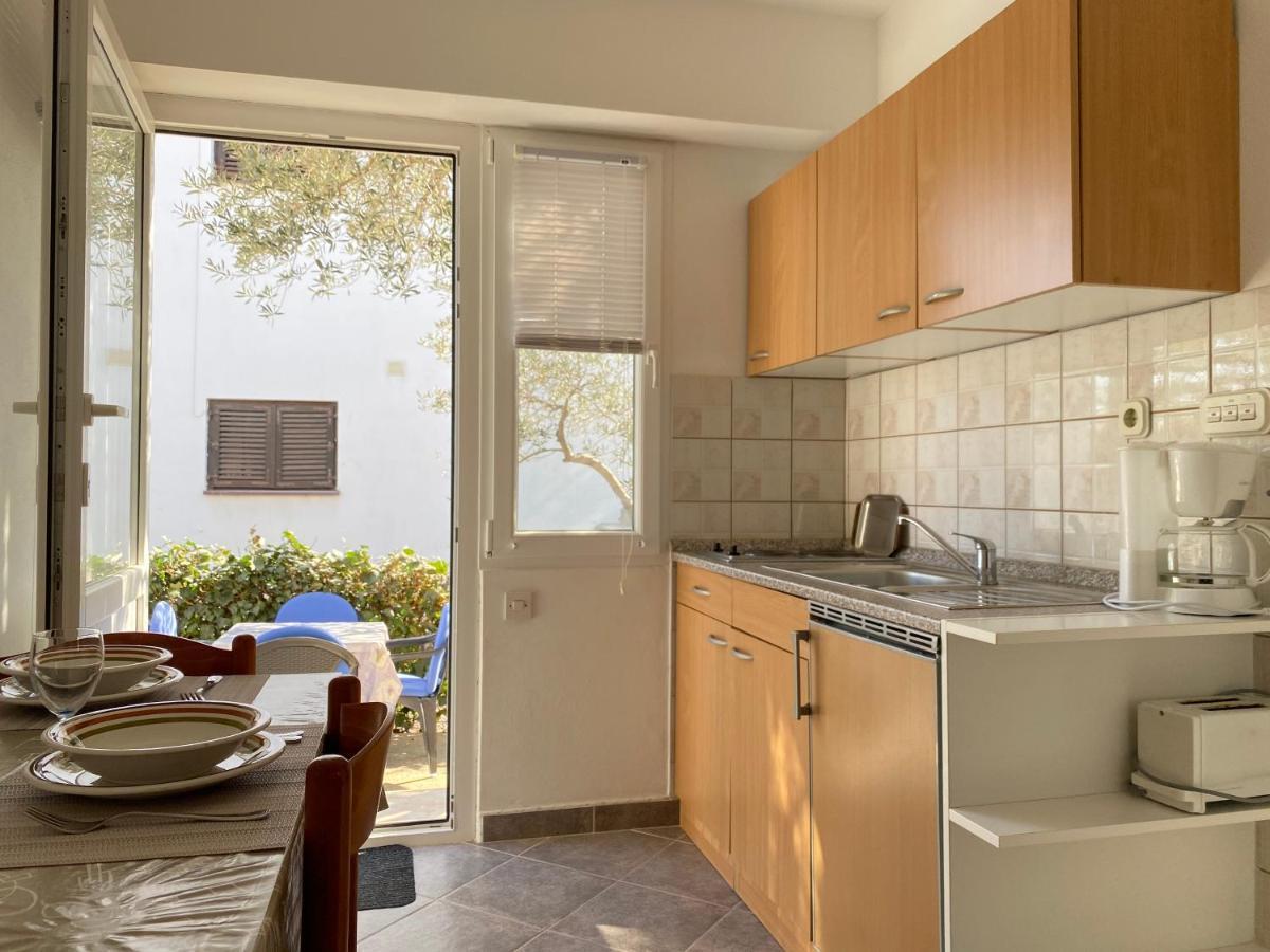 Guest House Dijana Krk Town Exterior photo