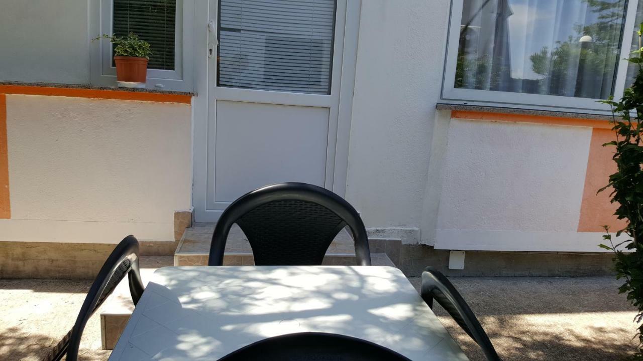 Guest House Dijana Krk Town Exterior photo