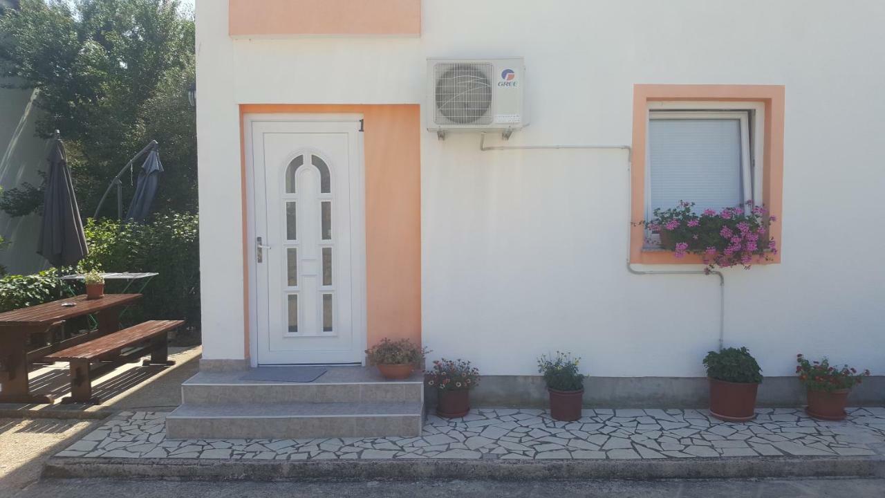 Guest House Dijana Krk Town Exterior photo